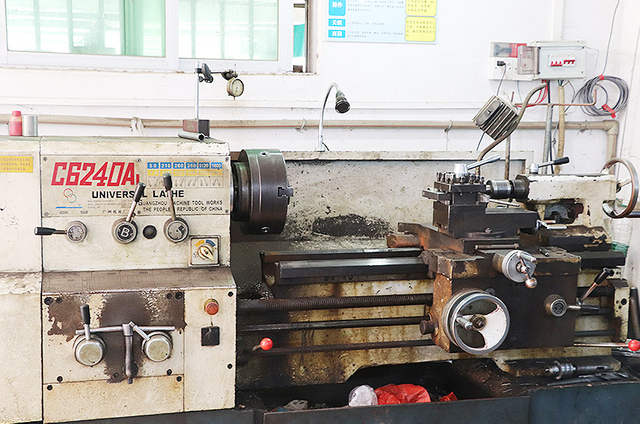 模具设备（车床） Universal Lathe